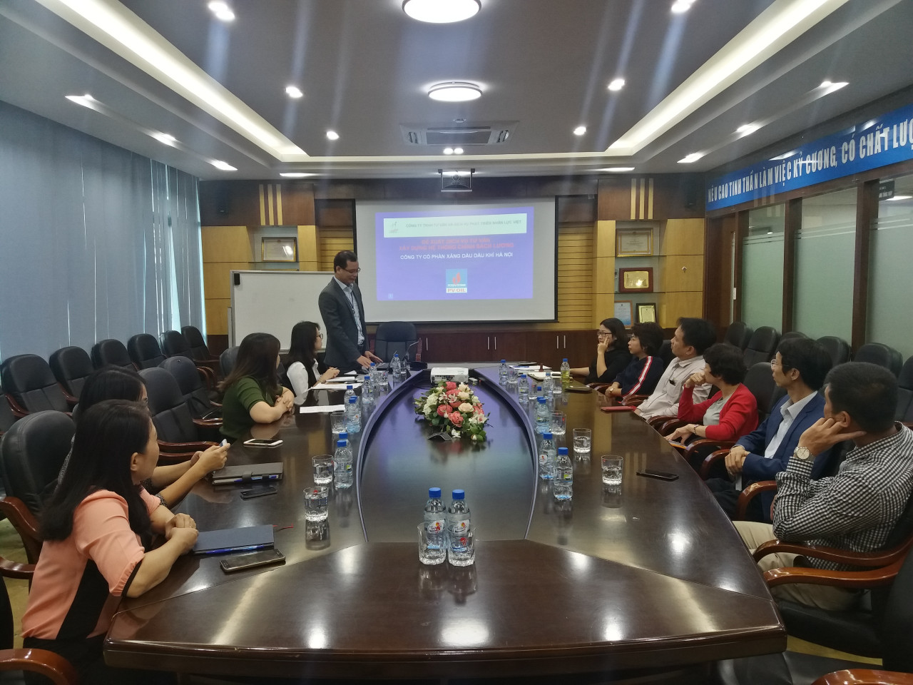 Giới thiệu về công ty TNHH tư vấn và dịch vụ phát triển Nhân Lực Việt